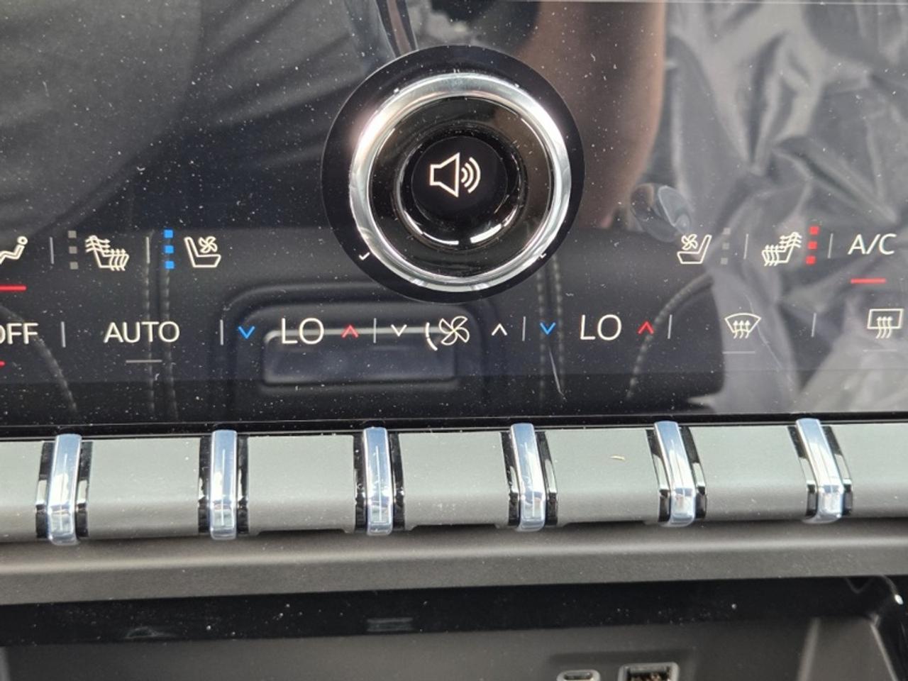 2026 GMC Yukon Denali  - HUD -  Cooled Seats Photo