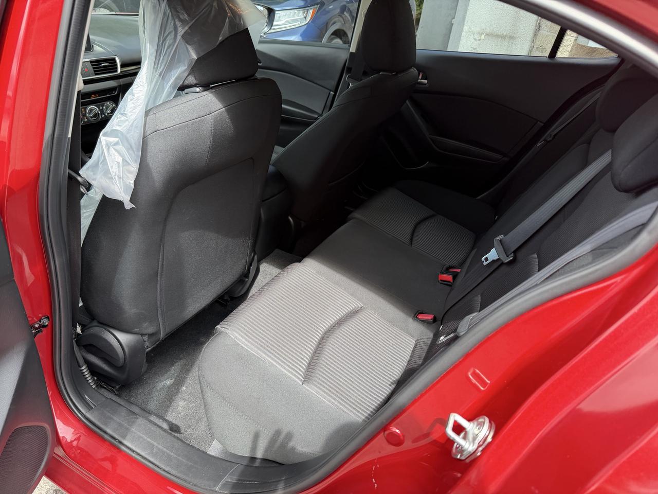 2014 Mazda MAZDA3 GS-SKY Photo