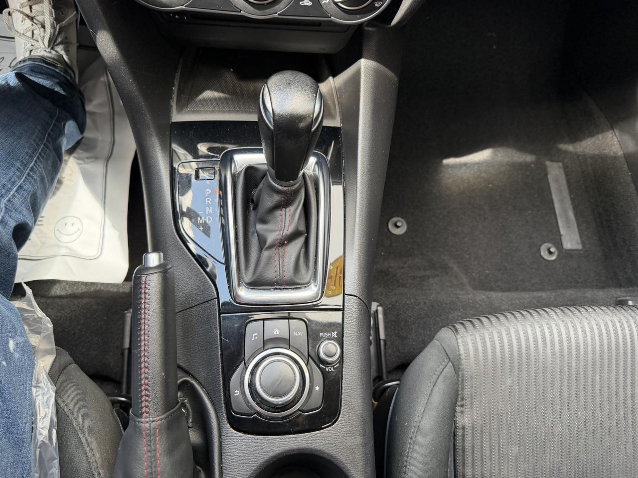 2014 Mazda MAZDA3 GS-SKY Photo