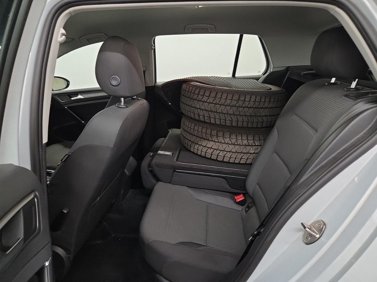 2019 Volkswagen Golf Comfortline, 1 OWNER, HEATED SEATS, BACK-UP CAM!! - Photo #21