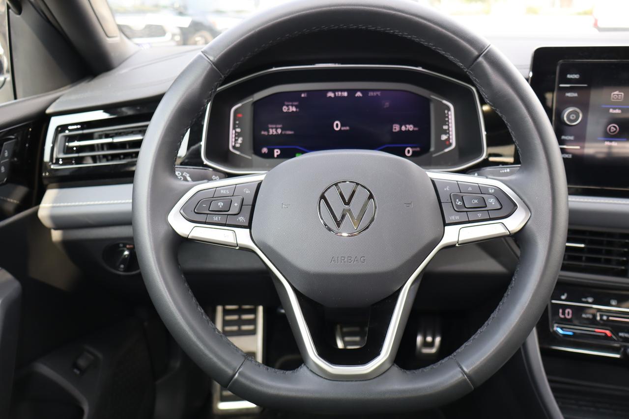 2026 Volkswagen Jetta Comfortline Sport Photo