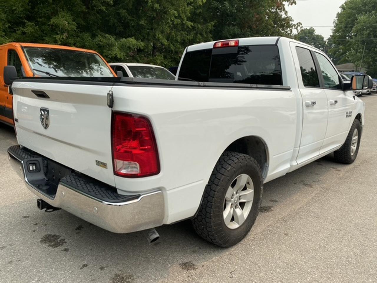 2018 RAM 1500 SLT 4X2 QUAD CAB 6'4" BOX Photo3