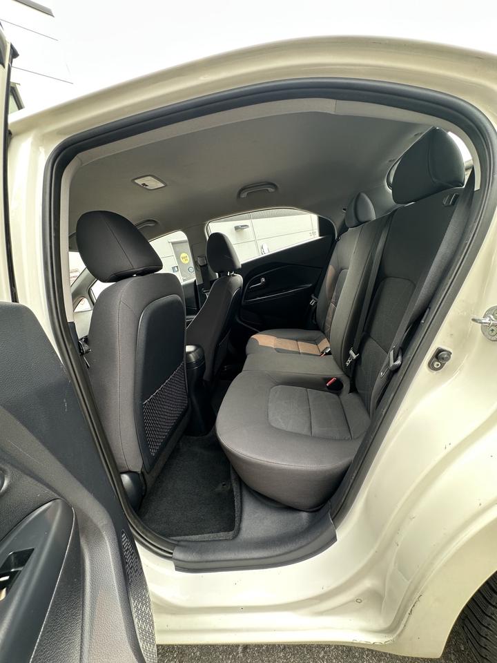 2013 Kia Rio LX Photo