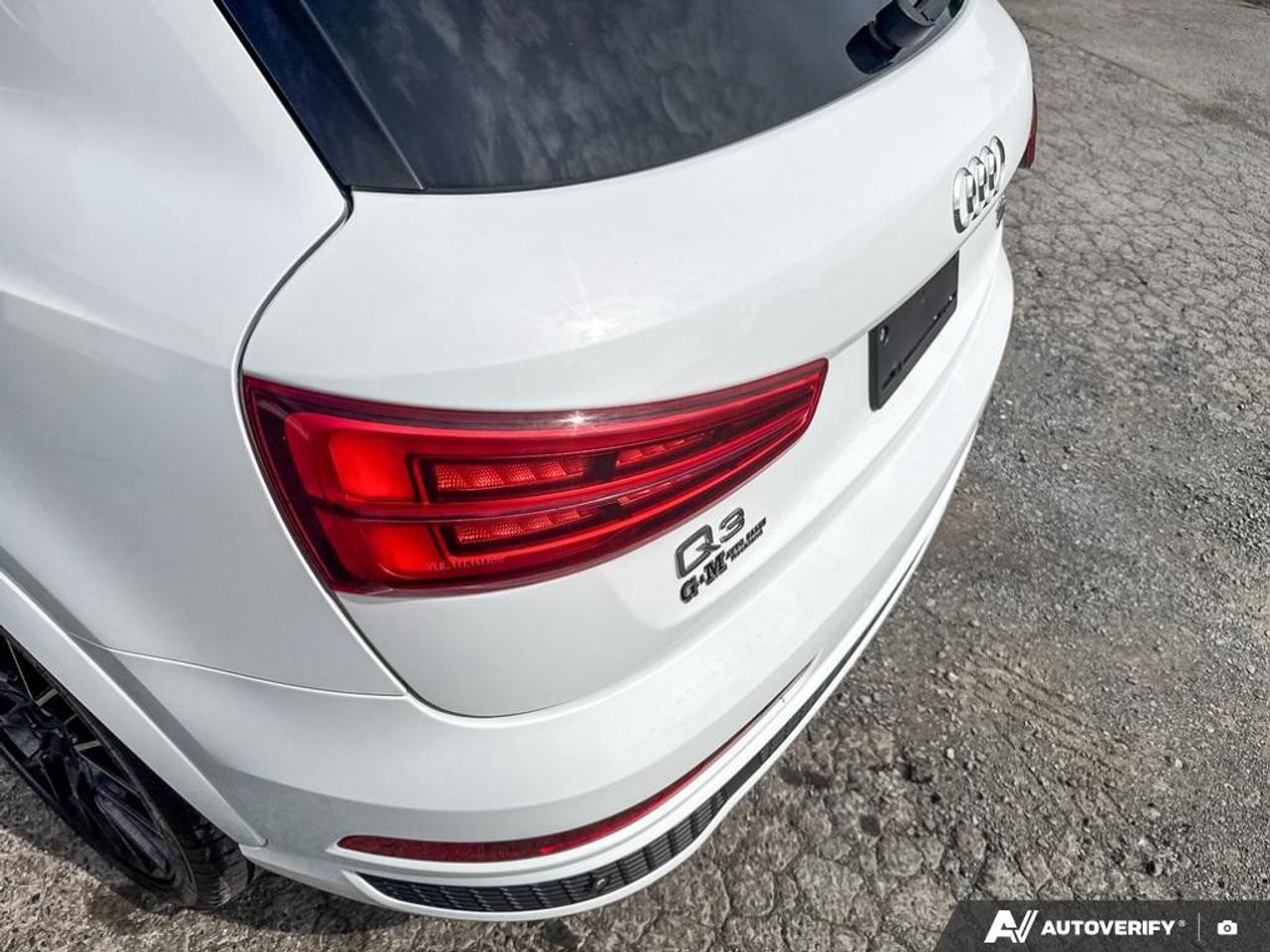 2018 Audi Q3 2.0T Technik Photo