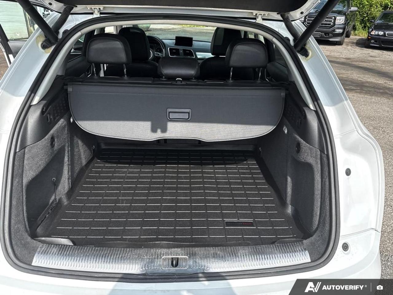 2018 Audi Q3 2.0T Technik Photo
