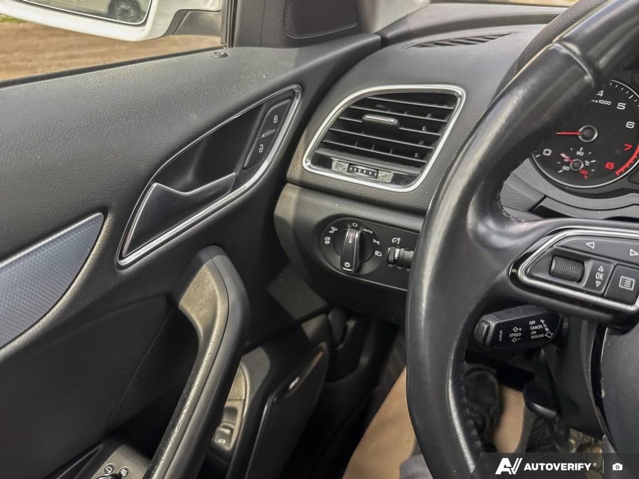 2018 Audi Q3 2.0T Technik Photo