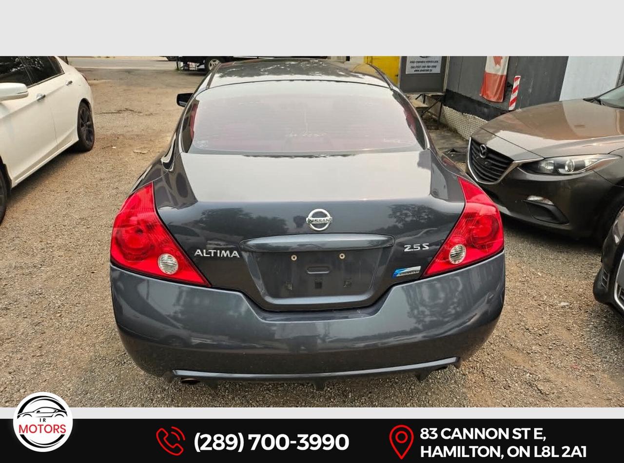 2010 Nissan Altima 2.5 S Coupe  Photo
