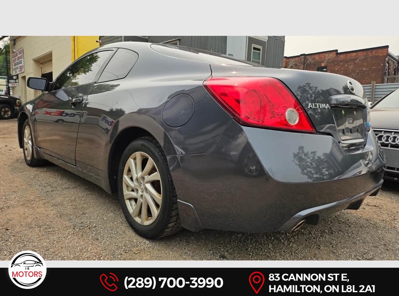 2010 Nissan Altima 2.5 S Coupe  Photo