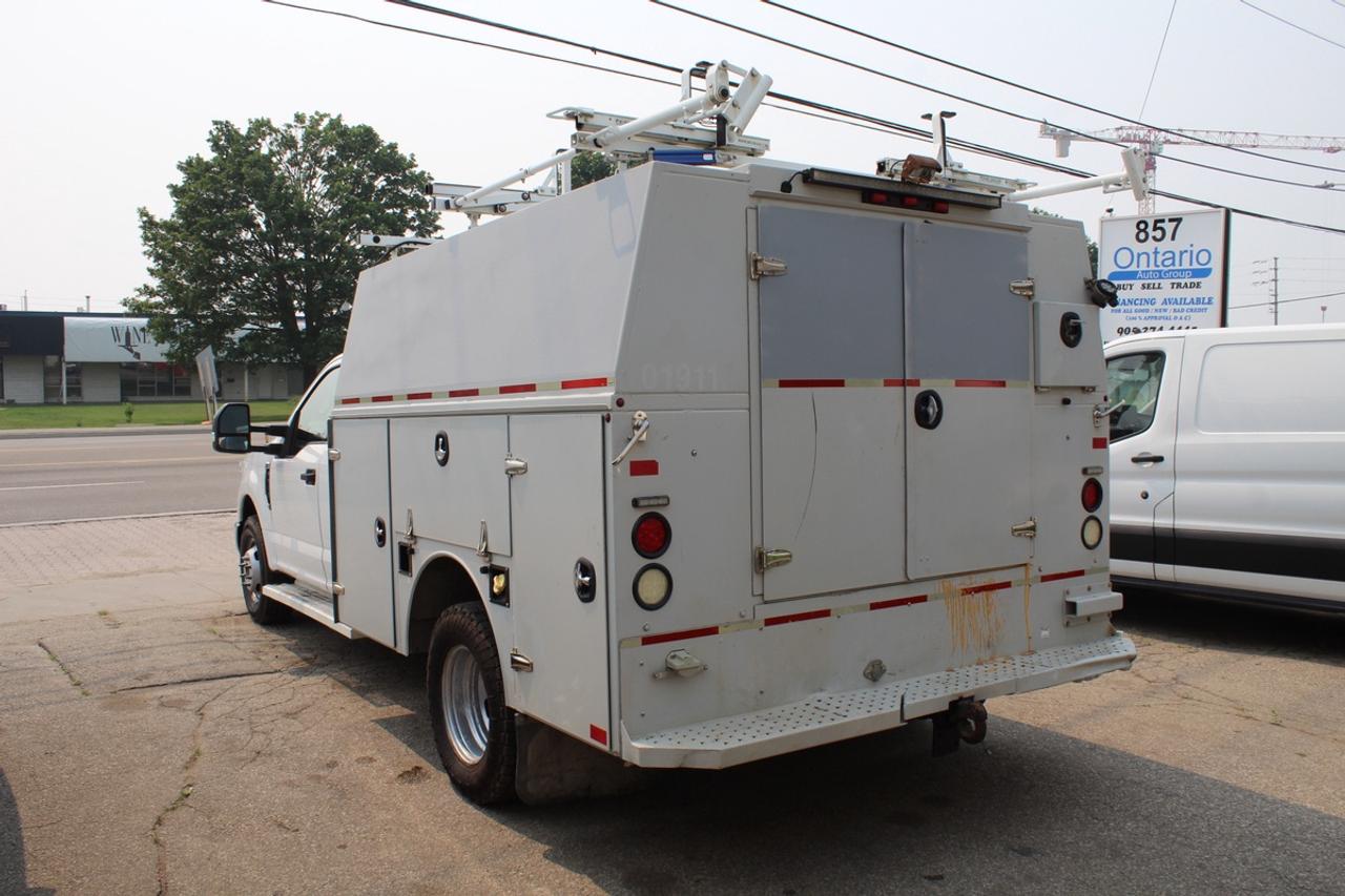 2017 Ford F-350 XLT Service Body truck DRW Photo