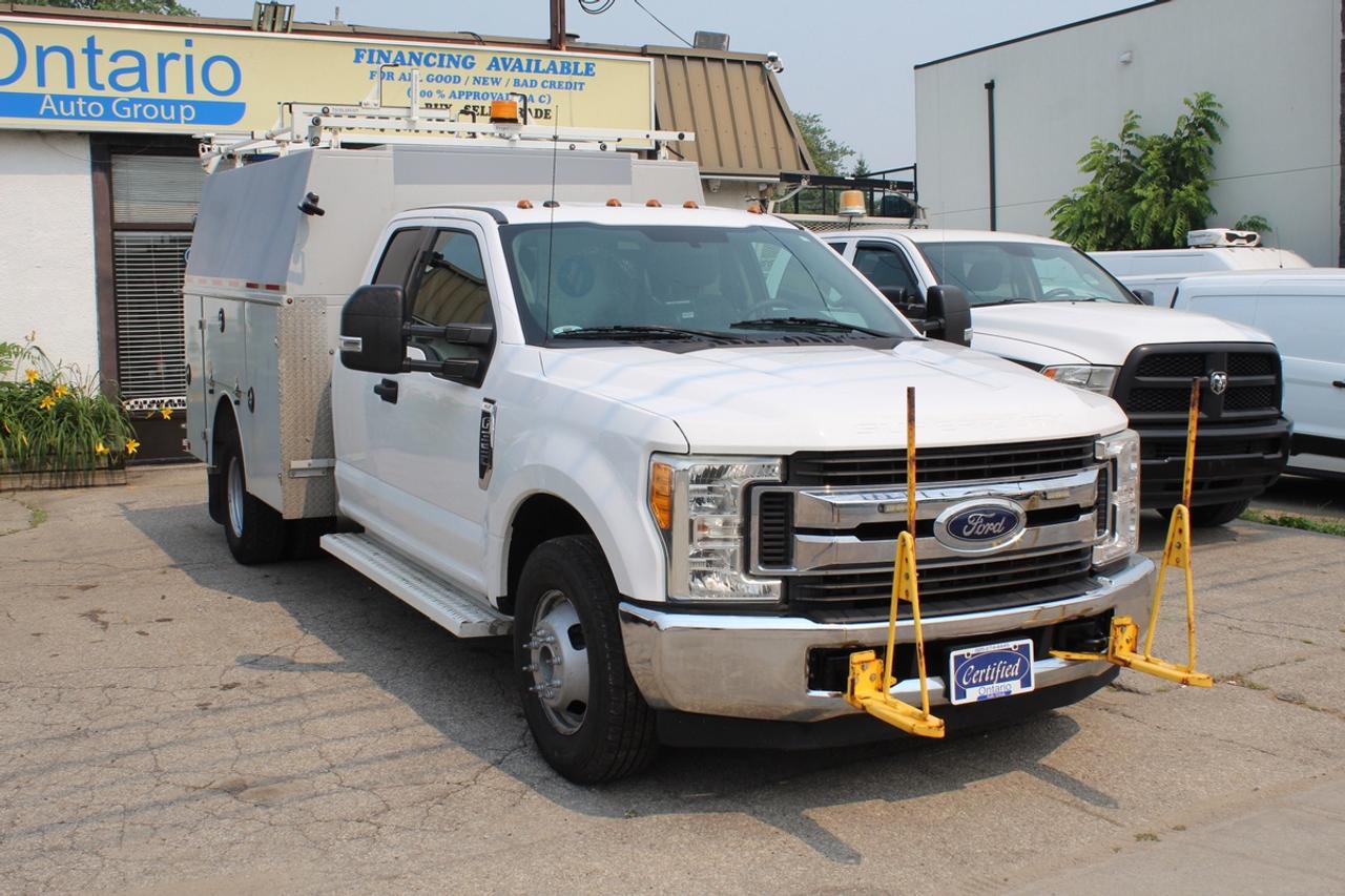 2017 Ford F-350 XLT Service Body truck DRW Photo