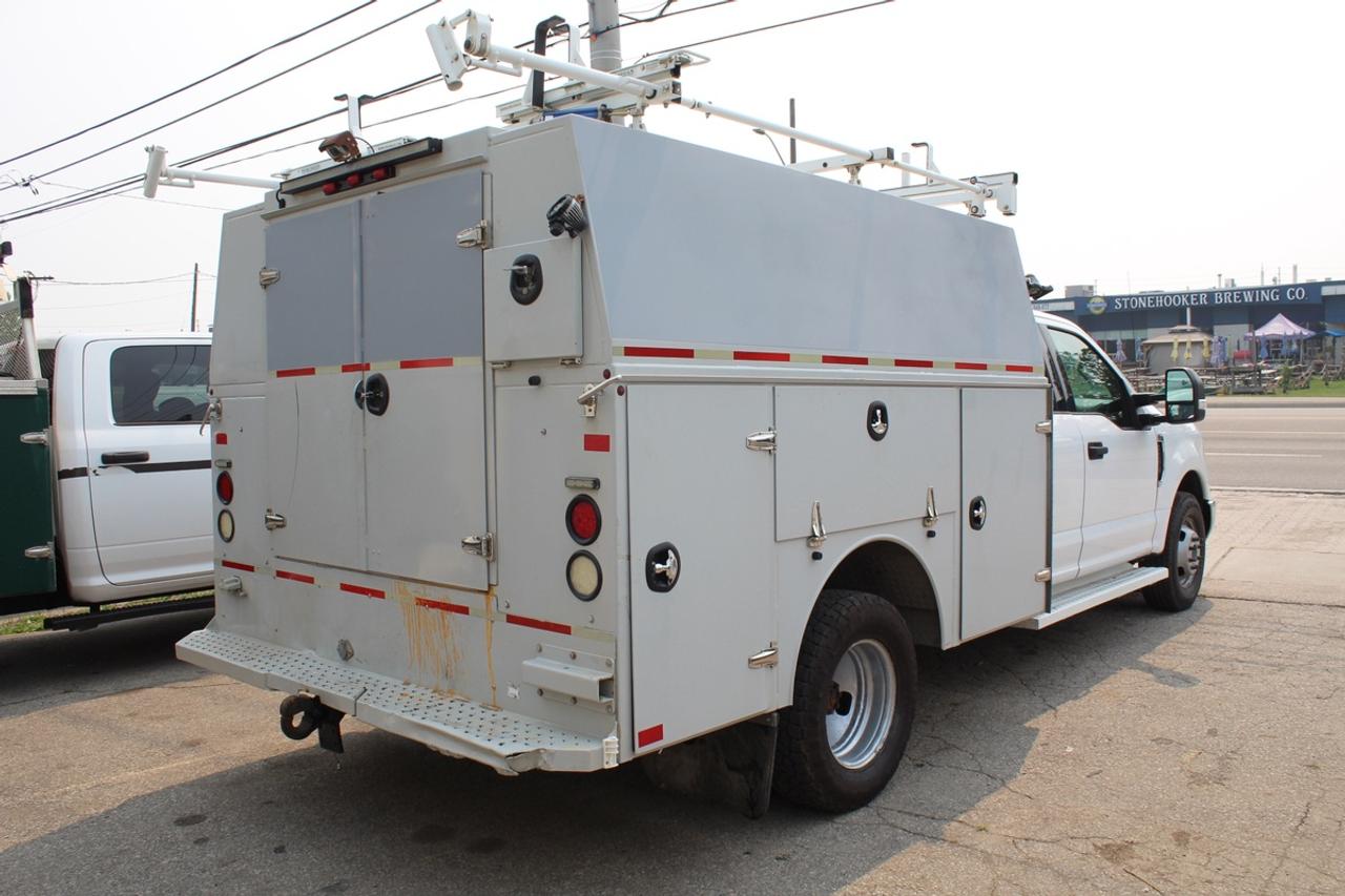 2017 Ford F-350 XLT Service Body truck DRW Photo