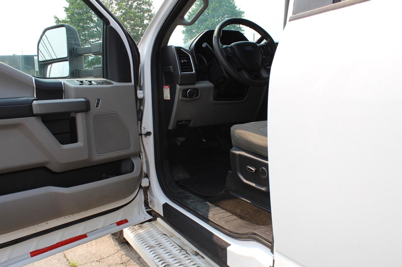 2017 Ford F-350 XLT Service Body truck DRW Photo