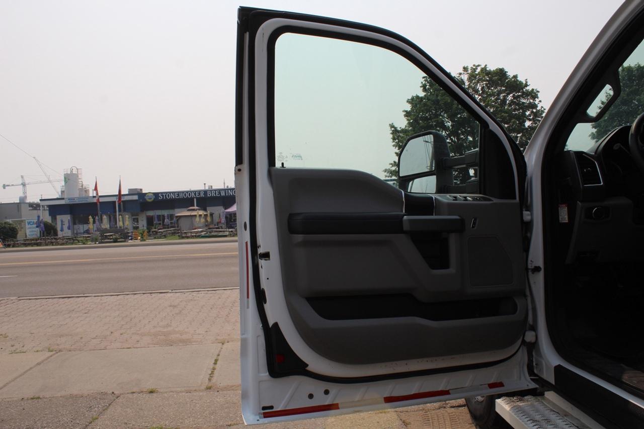 2017 Ford F-350 XLT Service Body truck DRW Photo