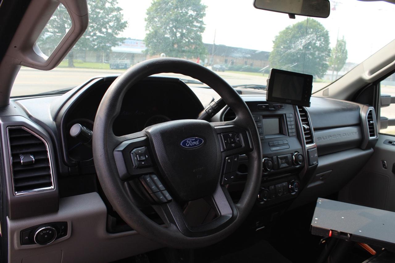 2017 Ford F-350 XLT Service Body truck DRW Photo