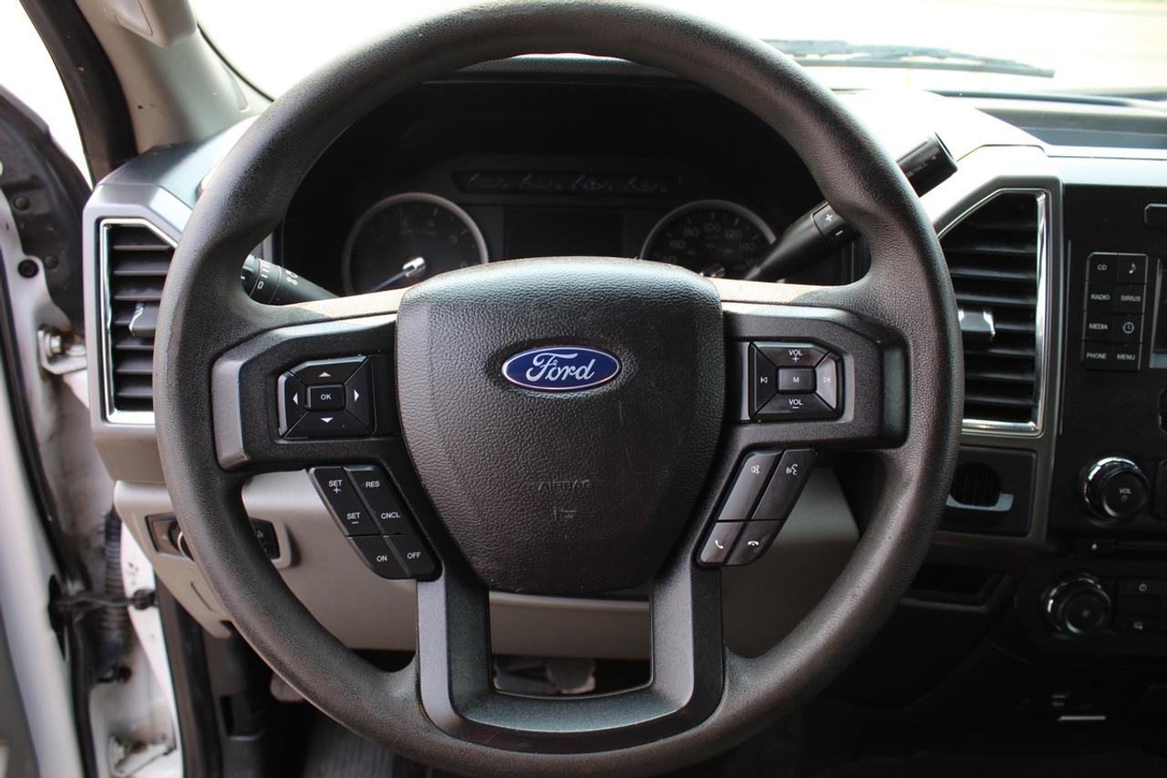 2017 Ford F-350 XLT Service Body truck DRW Photo