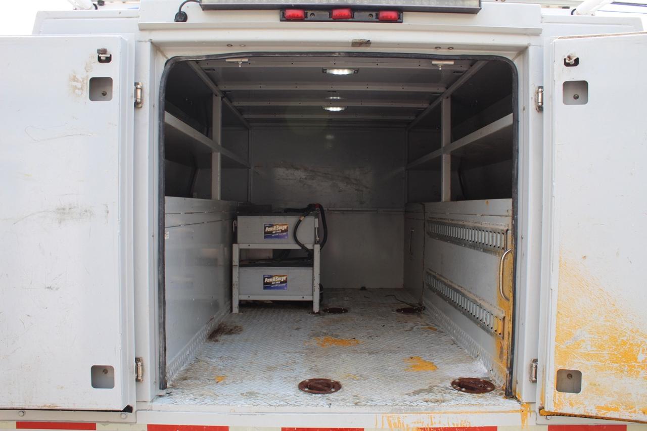 2017 Ford F-350 XLT Service Body truck DRW Photo