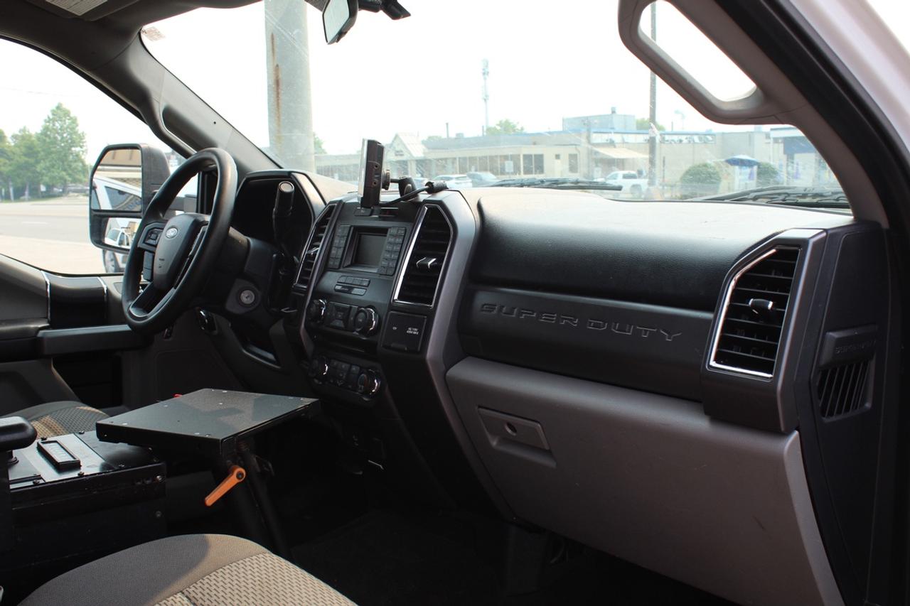 2017 Ford F-350 XLT Service Body truck DRW Photo