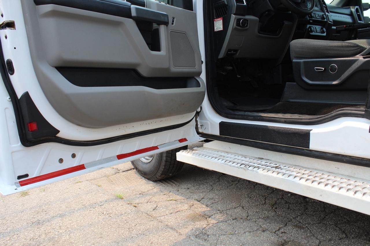 2017 Ford F-350 XLT Service Body truck DRW Photo