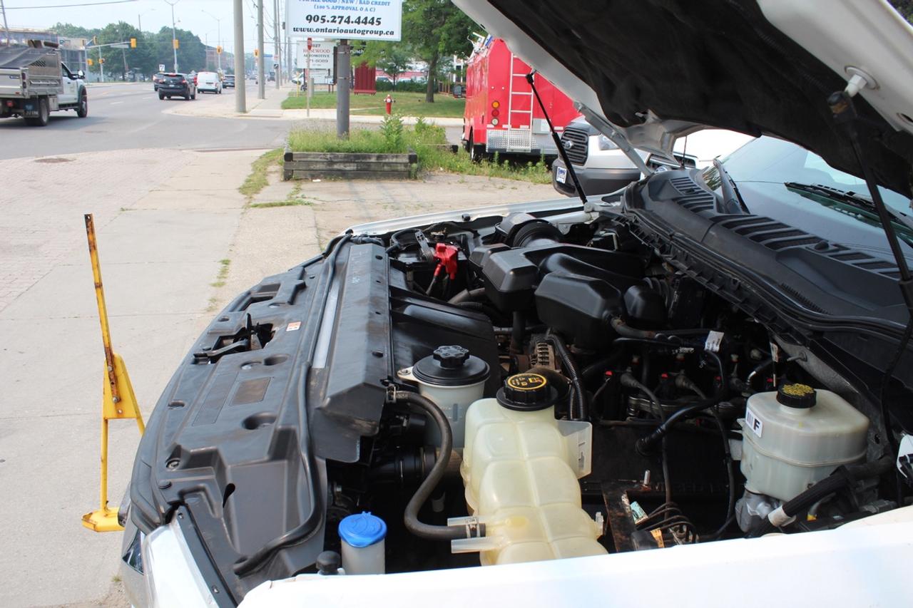 2017 Ford F-350 XLT Service Body truck DRW Photo