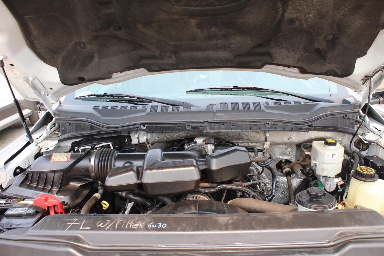 2017 Ford F-350 XLT Service Body truck DRW Photo