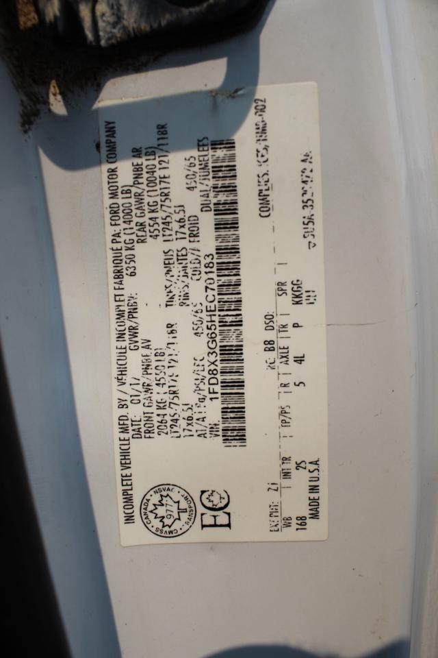2017 Ford F-350 XLT Service Body truck DRW Photo