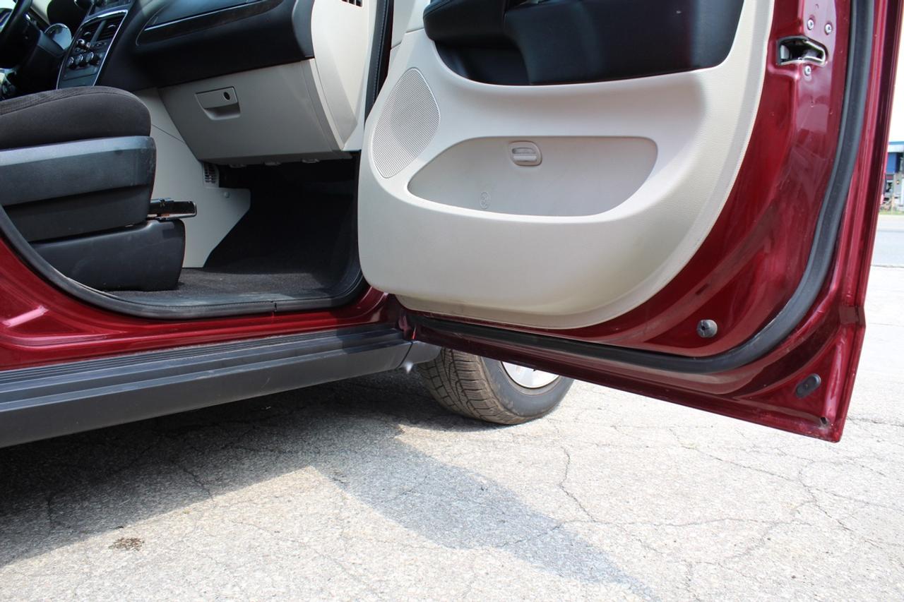 2017 Dodge Grand Caravan CV Ladder rack Shelves Photo