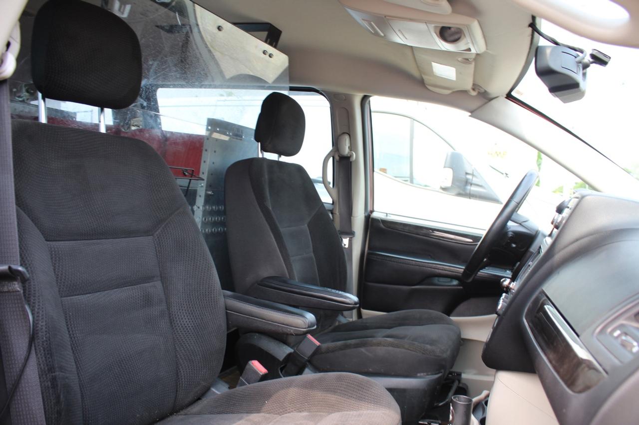 2017 Dodge Grand Caravan CV Ladder rack Shelves Photo