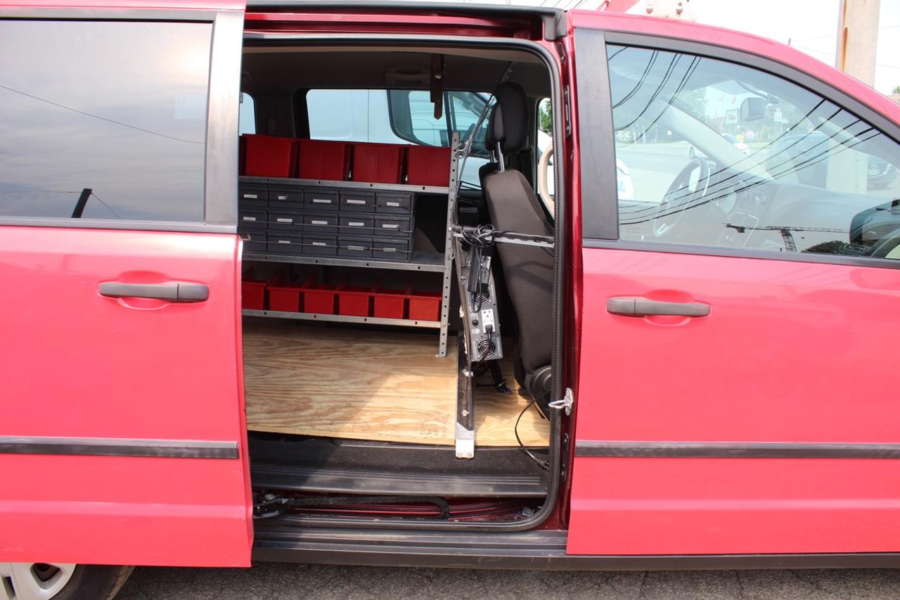 2017 Dodge Grand Caravan CV Ladder rack Shelves Photo