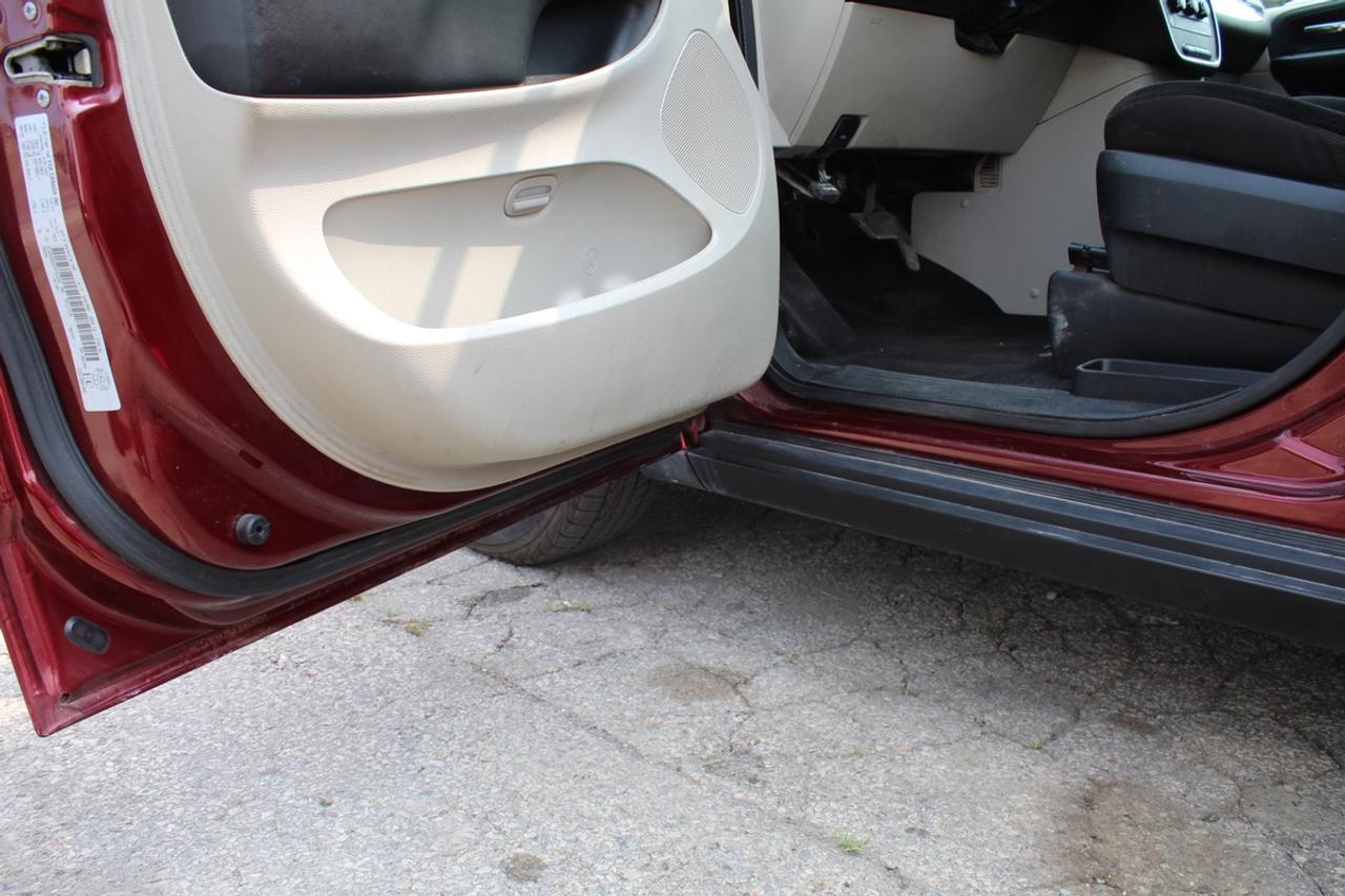 2017 Dodge Grand Caravan CV Ladder rack Shelves Photo