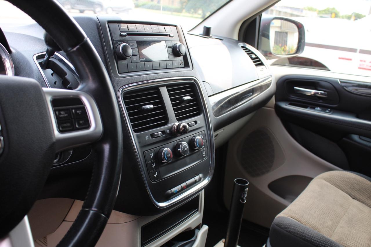 2017 Dodge Grand Caravan CV Ladder rack Shelves Photo