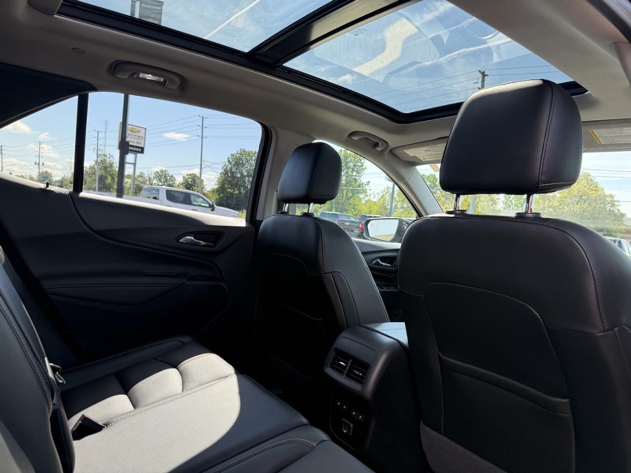 2022 Chevrolet Equinox Premier Photo