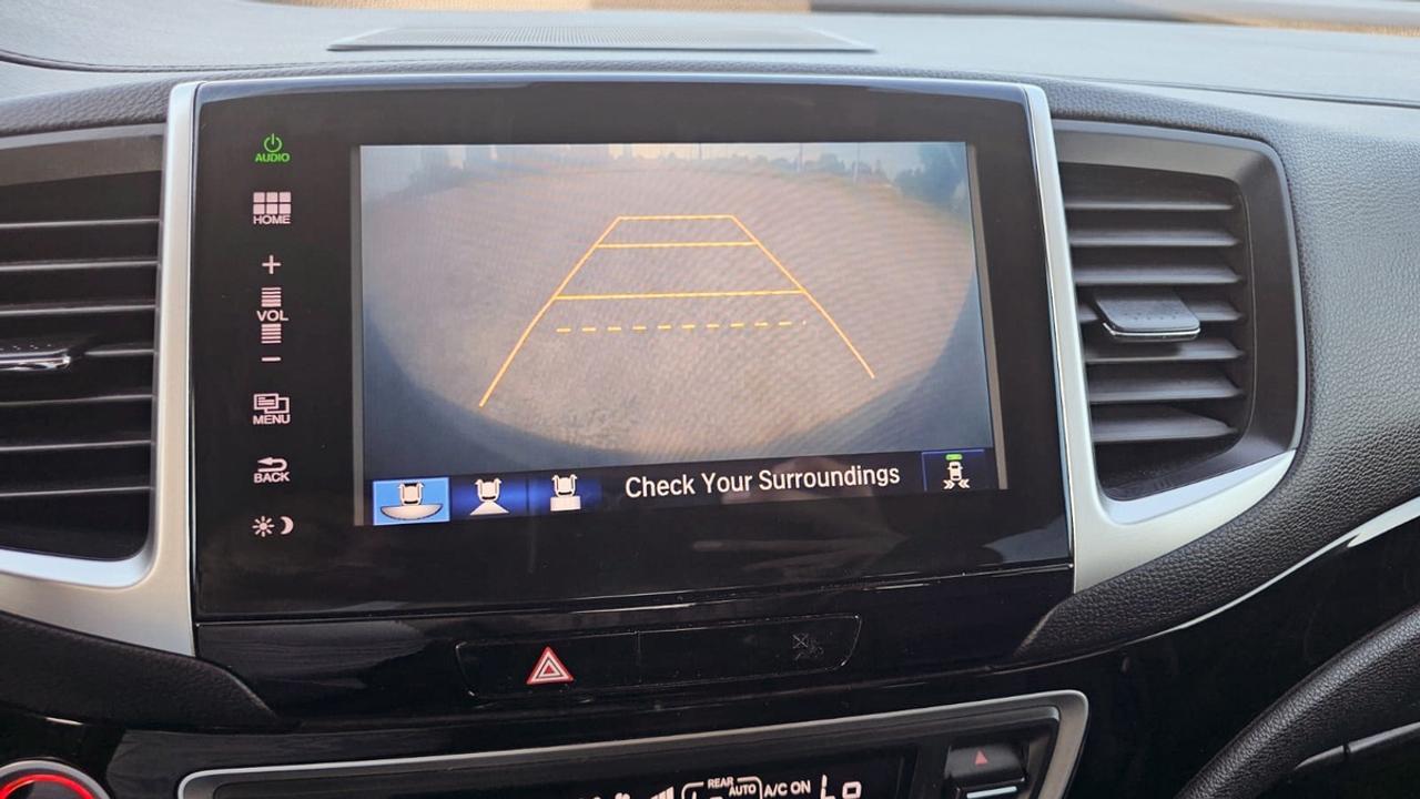 2016 Honda Pilot Touring Photo
