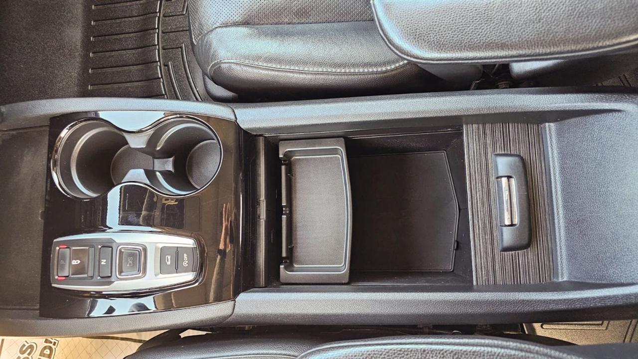 2016 Honda Pilot Touring Photo
