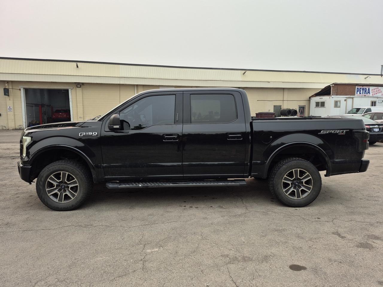 2017 Ford F-150 XLT Photo