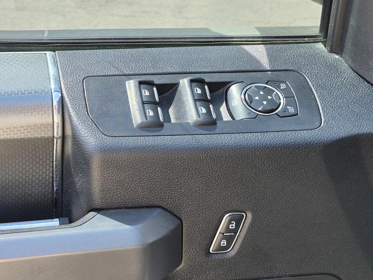 2017 Ford F-150 XLT Photo