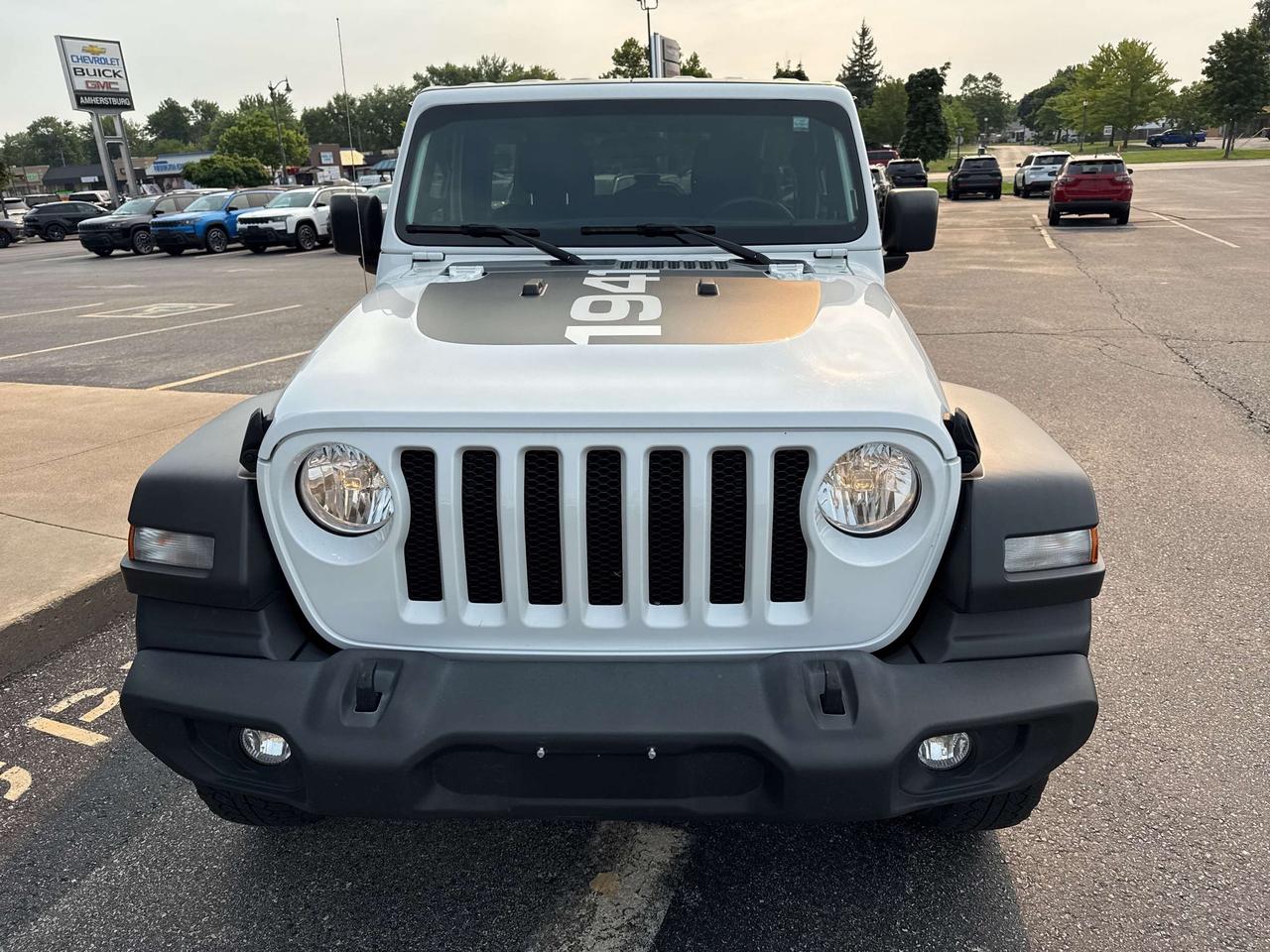 2021 Jeep Wrangler UNLIMITED SPORT Photo5