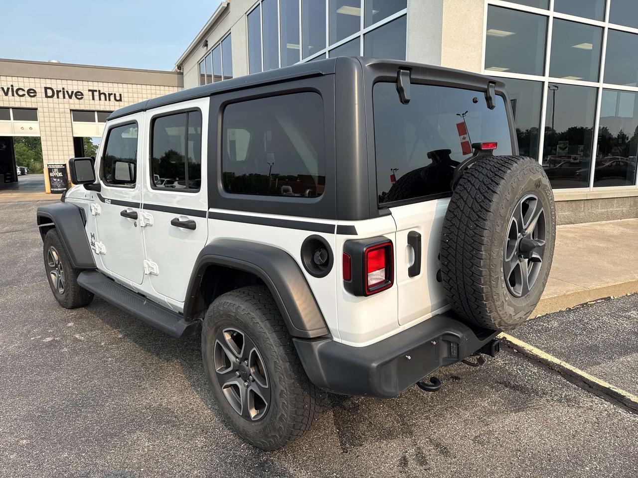 2021 Jeep Wrangler UNLIMITED SPORT Photo3