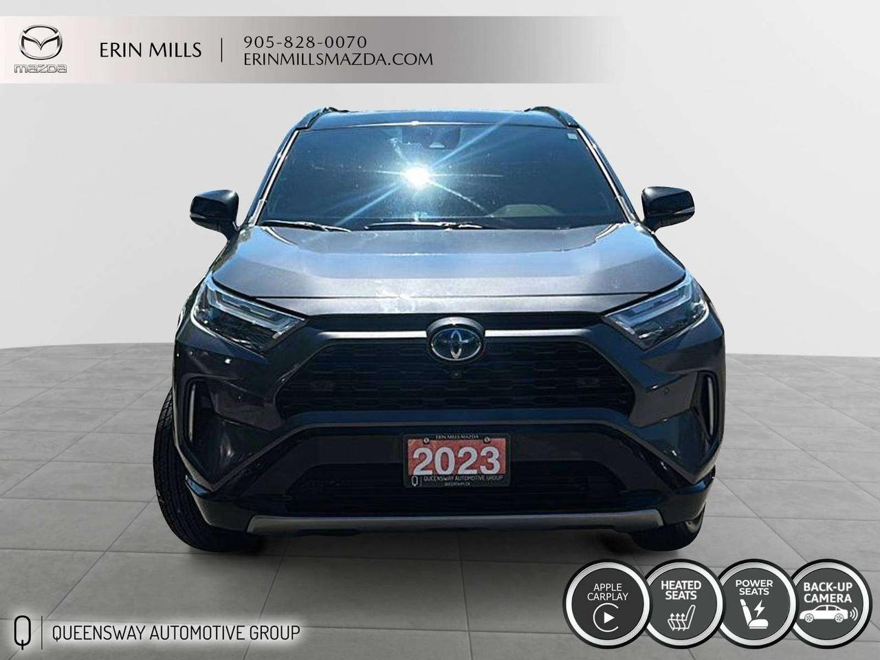 2023 Toyota RAV4 XSE HYBRID // HEATED SEATS // LOW KMS Photo1