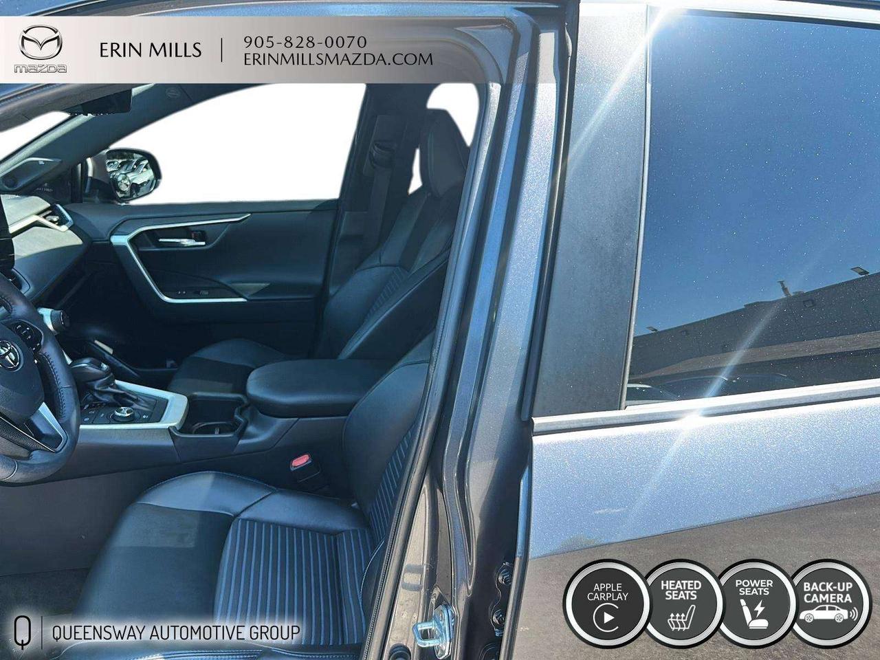 2023 Toyota RAV4 XSE HYBRID // HEATED SEATS // LOW KMS Photo