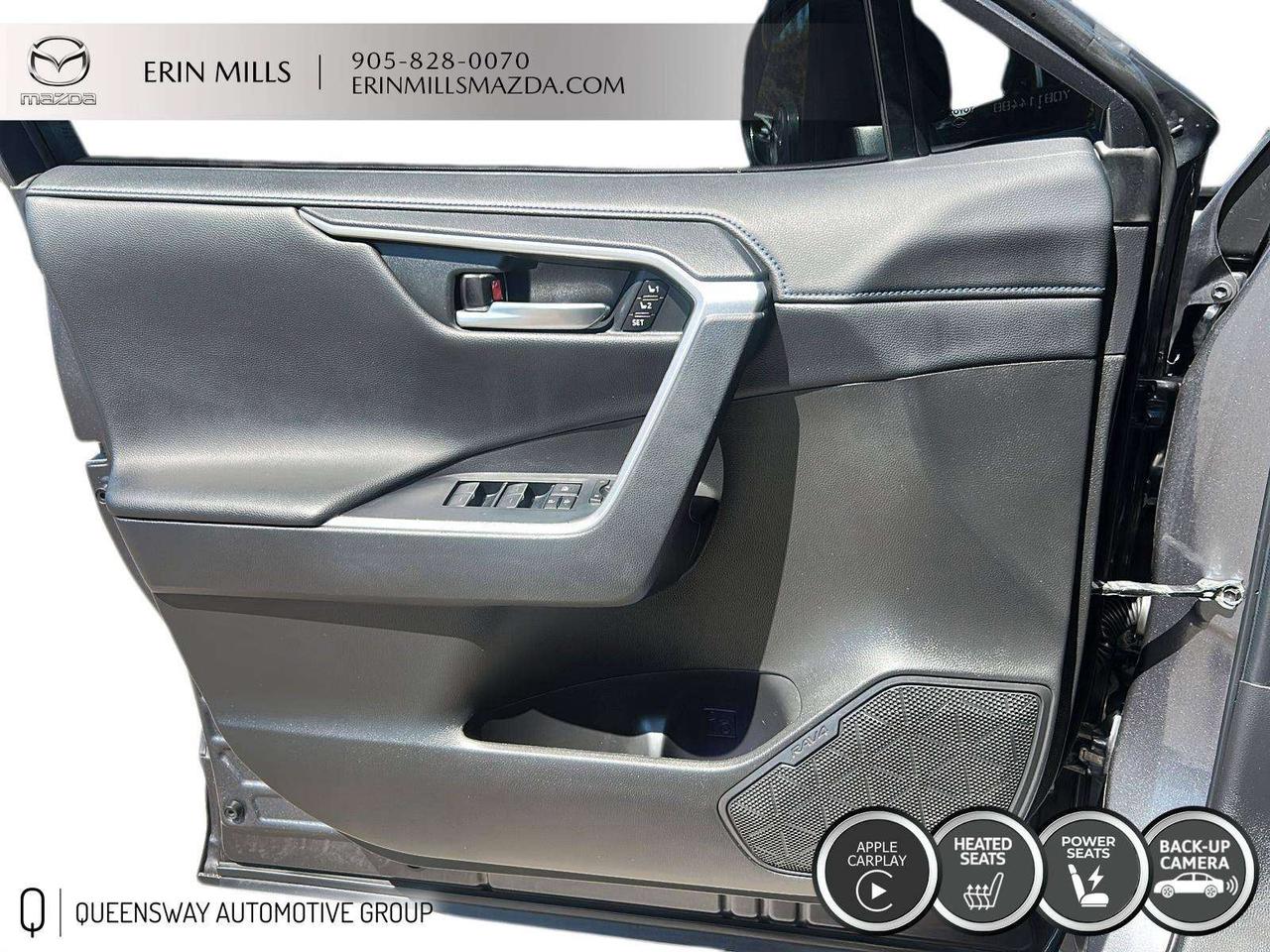 2023 Toyota RAV4 XSE HYBRID // HEATED SEATS // LOW KMS Photo