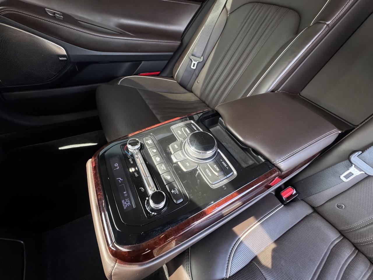 2017 Genesis G90 3.3T Premium Photo