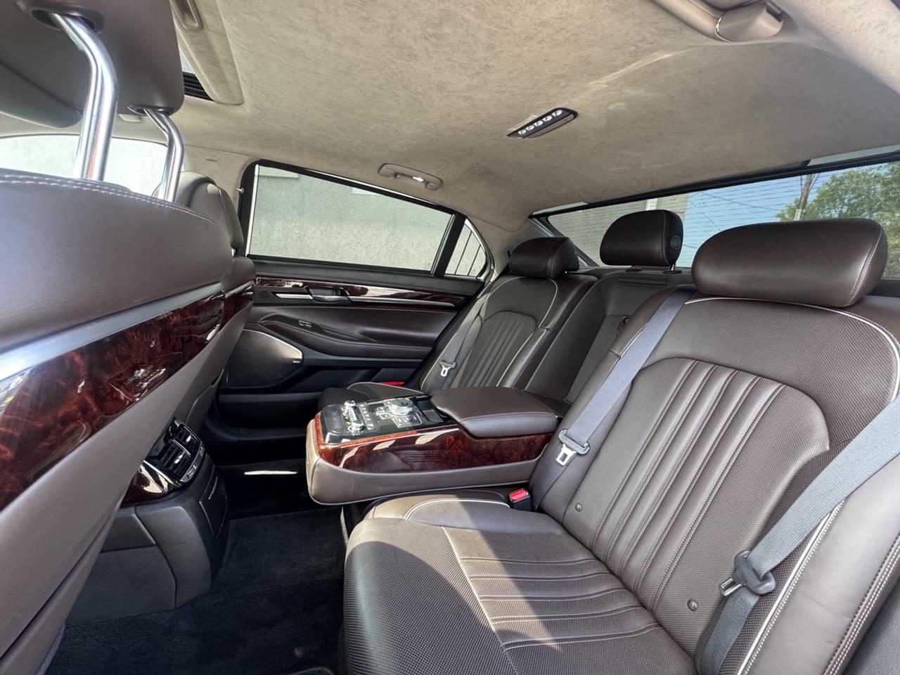 2017 Genesis G90 3.3T Premium Photo
