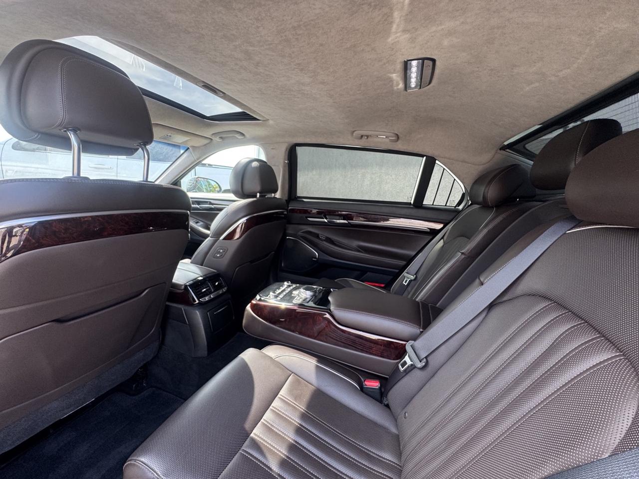 2017 Genesis G90 3.3T Premium Photo