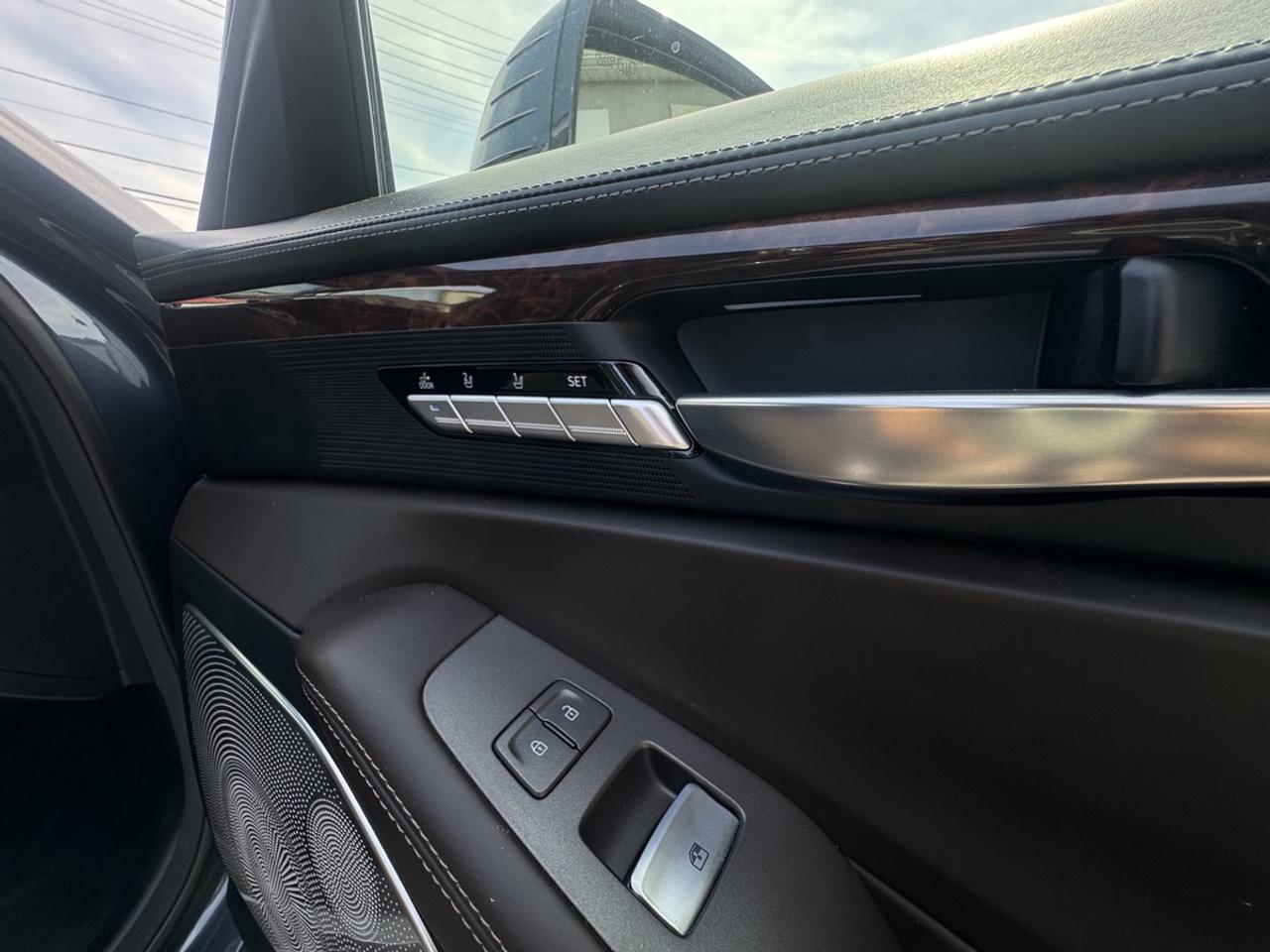 2017 Genesis G90 3.3T Premium Photo
