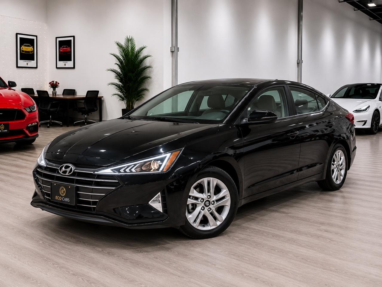 2020 Hyundai Elantra Preferred w/Sun & Safety|Clean Carfax|Sunroof Photo