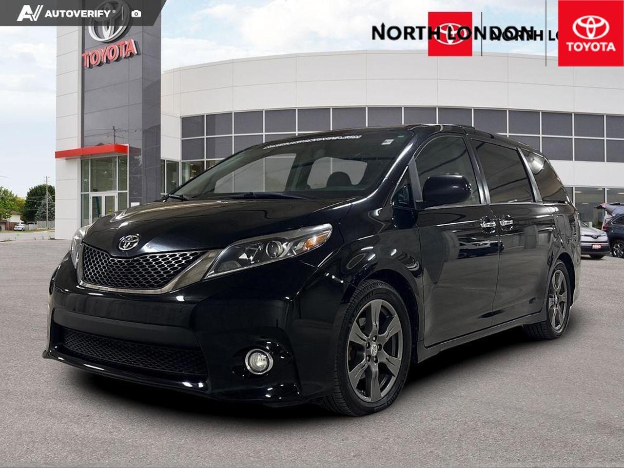 2017 Toyota Sienna  Photo