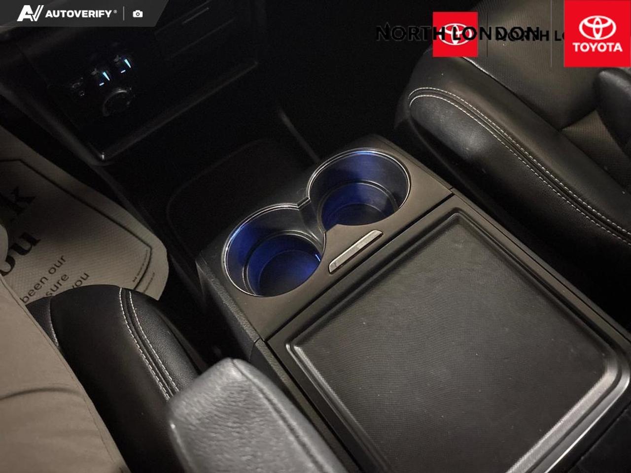 2017 Toyota Sienna  Photo