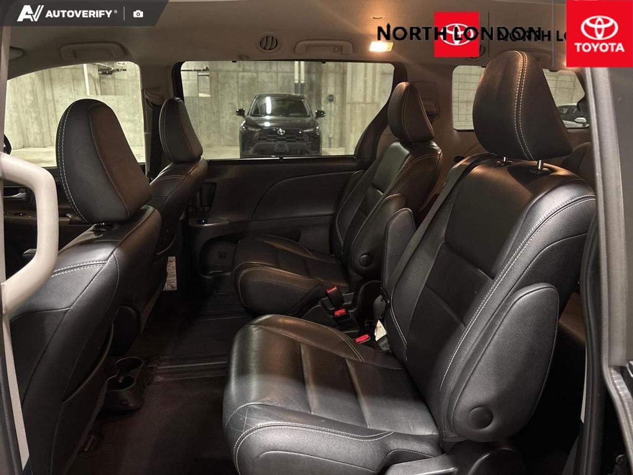 2017 Toyota Sienna  Photo
