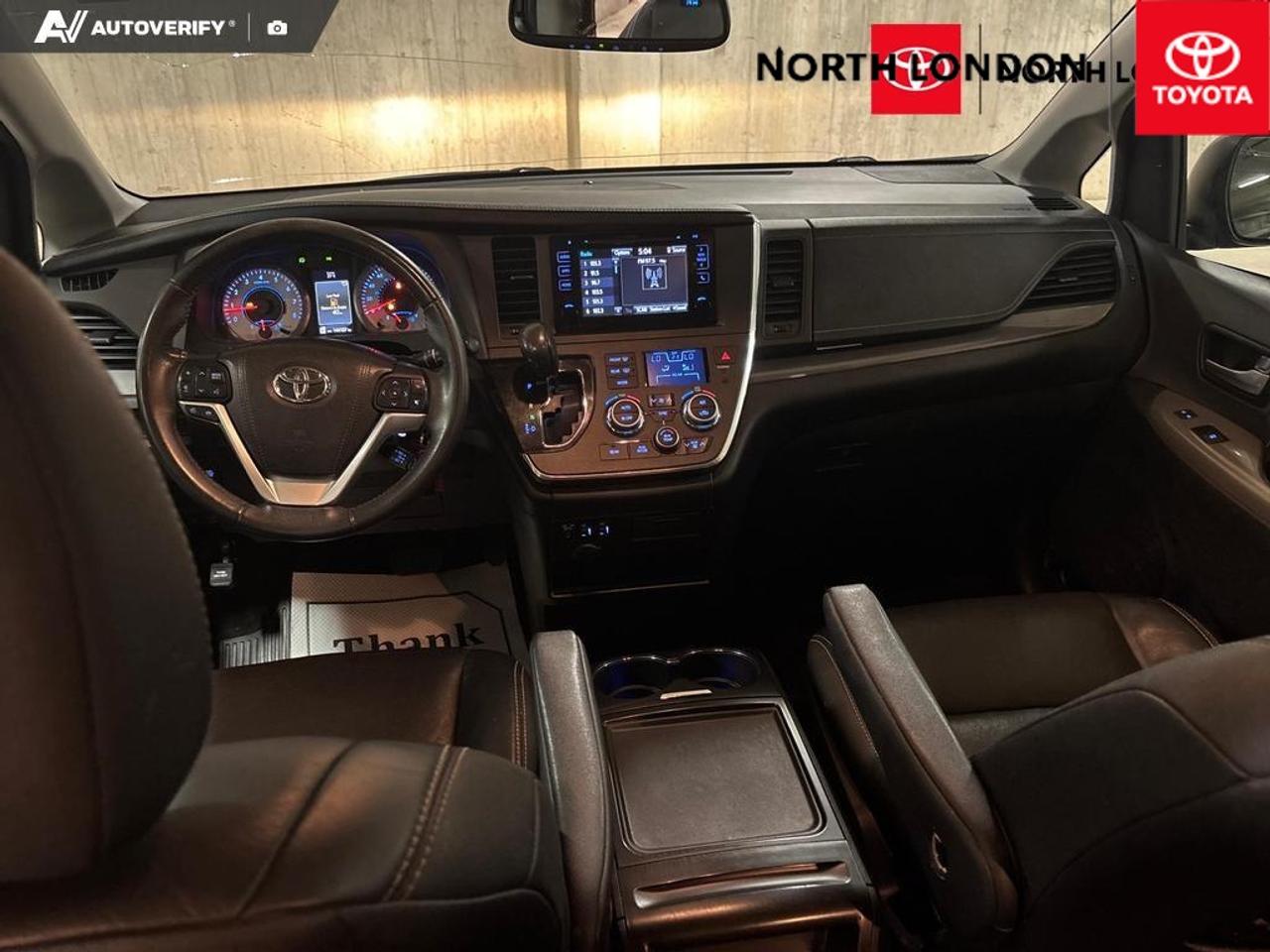 2017 Toyota Sienna  Photo