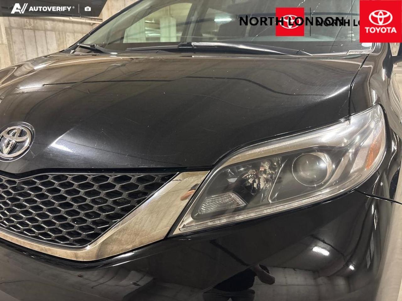 2017 Toyota Sienna  Photo